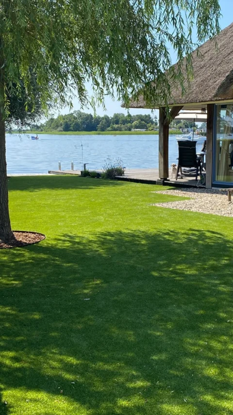 𝗞𝗹𝗮𝗮𝗿 𝗼𝗺 𝗷𝗼𝘂𝘄 𝘁𝘂𝗶𝗻 𝗼𝗼𝗸 𝗻𝗮𝗮𝗿 𝗲𝗲𝗻 𝗵𝗼𝗴𝗲𝗿 𝗻𝗶𝘃𝗲𝗮𝘂 𝘁𝗲 𝘁𝗶𝗹𝗹𝗲𝗻? 🌱 Bij Puur Kunstgras bepaal jij zelf&hellip;